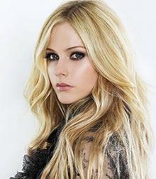 艾薇儿素颜生活照,真实生活的魅力瞬间